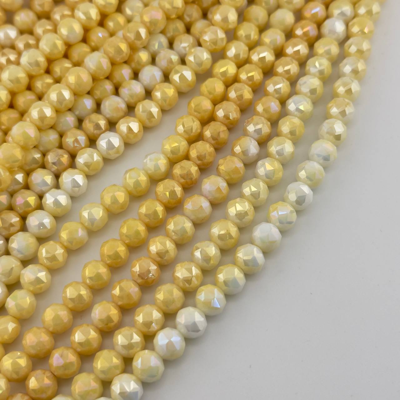 Чешское стекло размер 7,5мм цвет желтый